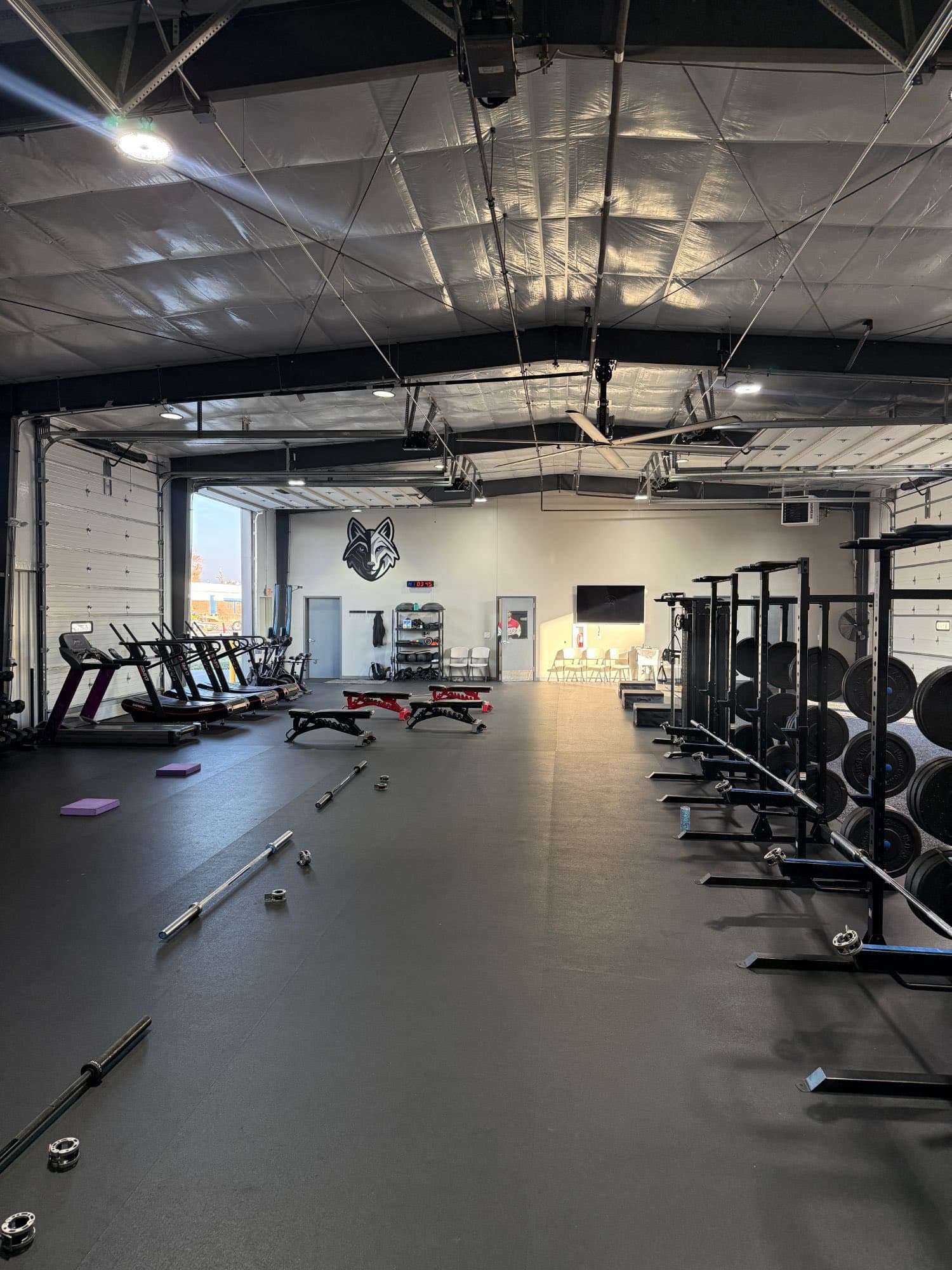 Athletes training at Gray Wolf Performance
